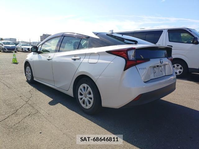 Toyota PRIUS 2019-08 8690567-5