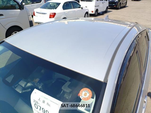 Toyota PRIUS 2019-08 8690567-6