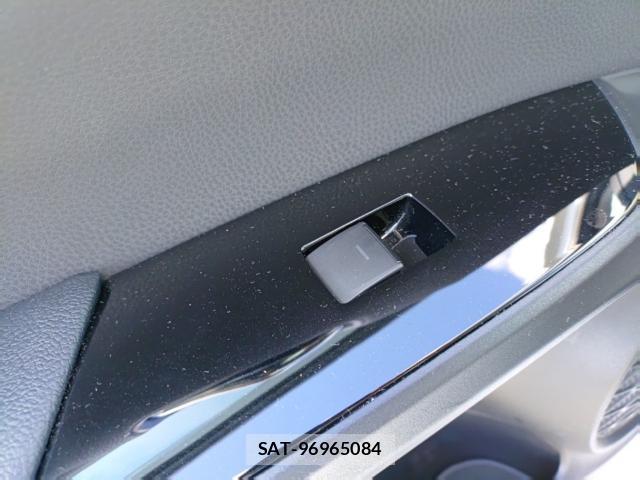 Toyota PRIUS 2019-08 8690571-12