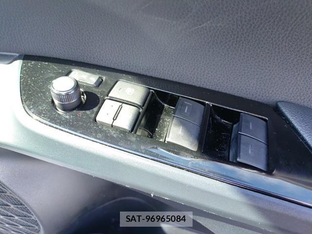 Toyota PRIUS 2019-08 8690571-13