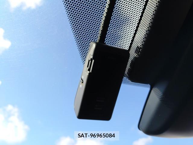 Toyota PRIUS 2019-08 8690571-16