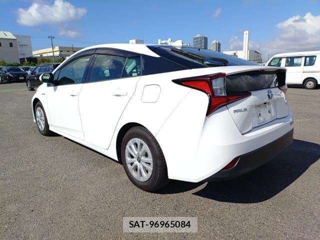 Toyota PRIUS 2019-08 8690571-5