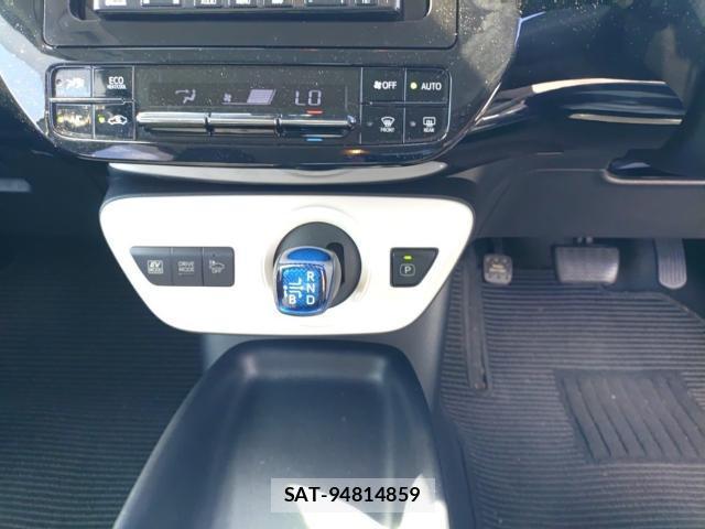 Toyota PRIUS 2018-08 8690572-11