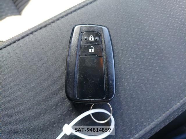 Toyota PRIUS 2018-08 8690572-14