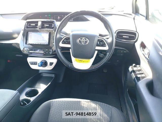Toyota PRIUS 2018-08 8690572-2