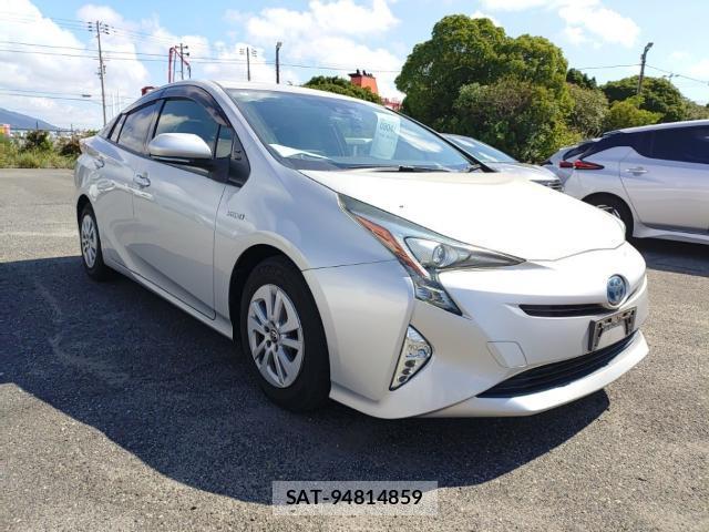 Toyota PRIUS 2018-08 8690572-3