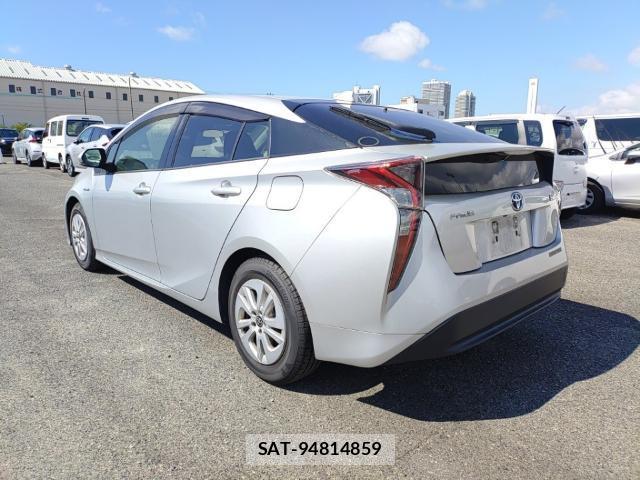 Toyota PRIUS 2018-08 8690572-5