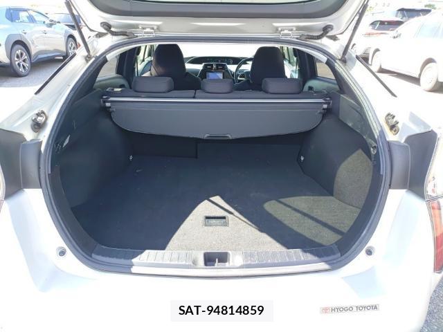 Toyota PRIUS 2018-08 8690572-7