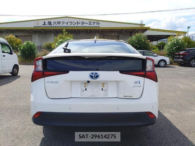 Toyota PRIUS 2021-08 8690582-1