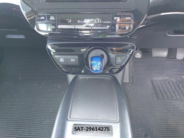 Toyota PRIUS 2021-08 8690582-11