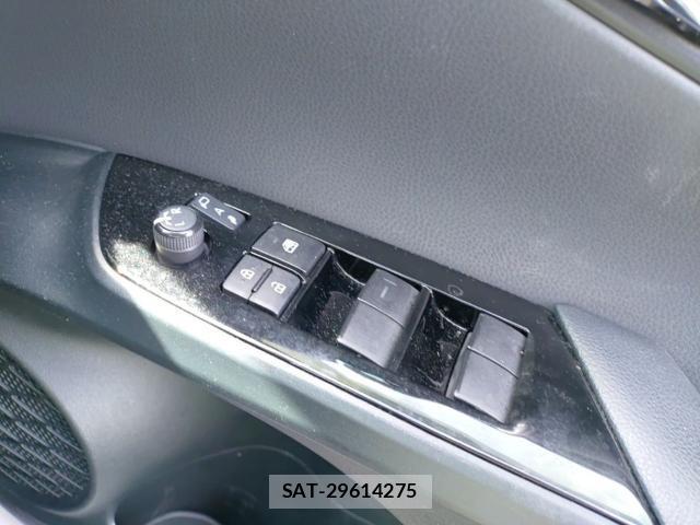 Toyota PRIUS 2021-08 8690582-13
