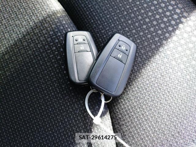 Toyota PRIUS 2021-08 8690582-14