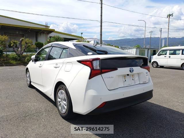 Toyota PRIUS 2021-08 8690582-5