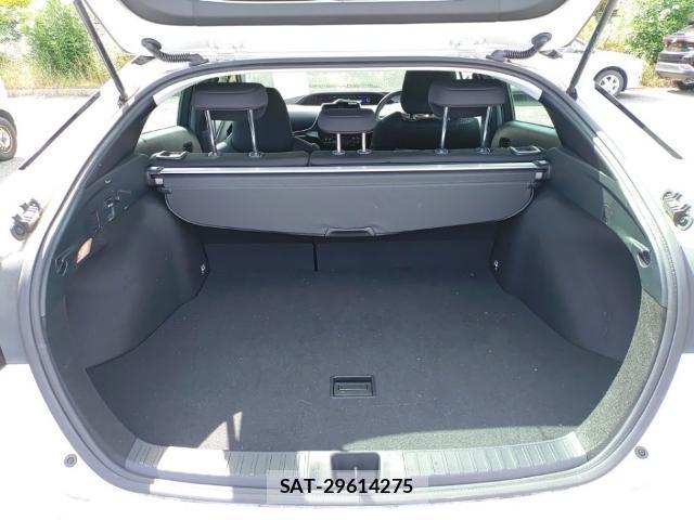 Toyota PRIUS 2021-08 8690582-7