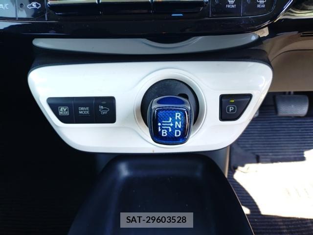 Toyota PRIUS 2016-08 8690587-11