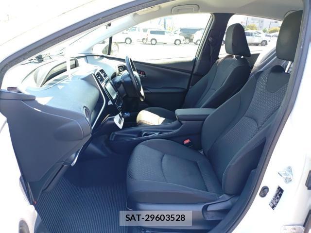 Toyota PRIUS 2016-08 8690587-15