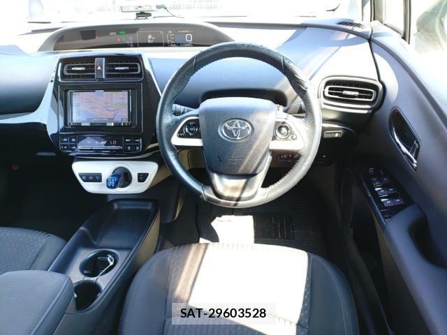 Toyota PRIUS 2016-08 8690587-2