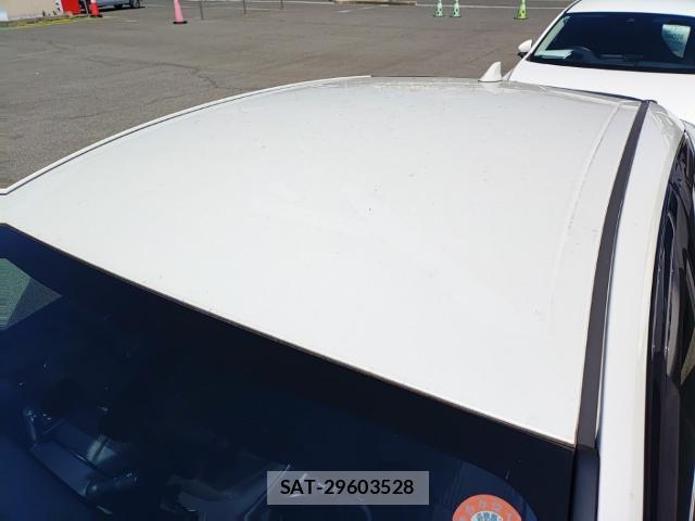 Toyota PRIUS 2016-08 8690587-6