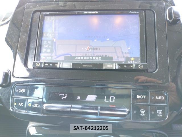 Toyota PRIUS 2019-08 8690592-10