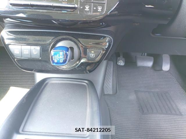 Toyota PRIUS 2019-08 8690592-11