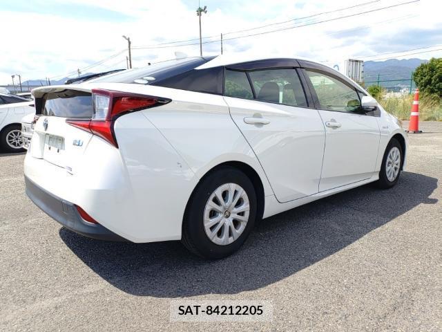Toyota PRIUS 2019-08 8690592-4