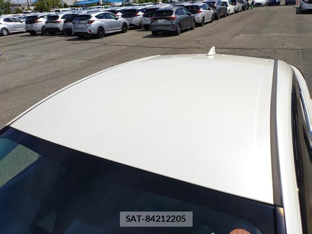 Toyota PRIUS 2019-08 8690592-6