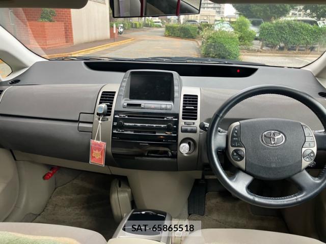 Toyota PRIUS 2007-10 8690808-18