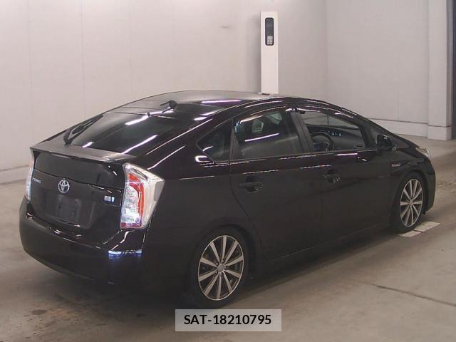 Toyota PRIUS 2013-03 8690975-4