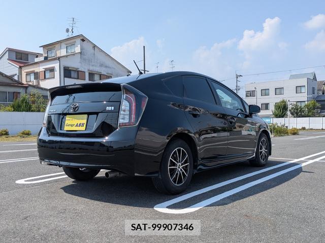 Toyota PRIUS 2011-08 8691057-1