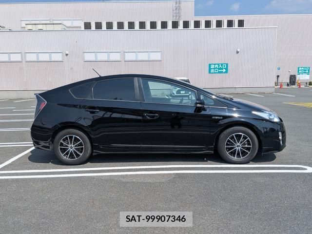 Toyota PRIUS 2011-08 8691057-11