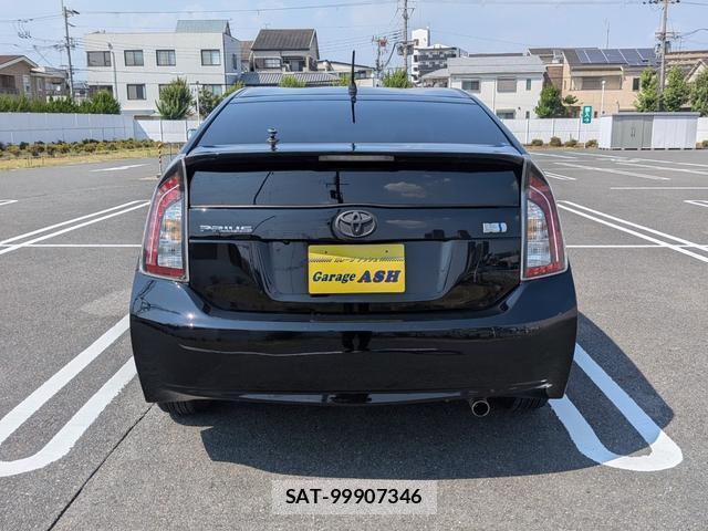 Toyota PRIUS 2011-08 8691057-16