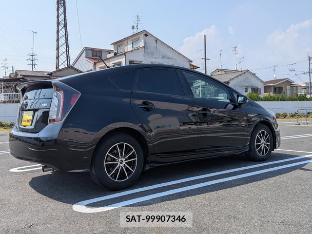 Toyota PRIUS 2011-08 8691057-18