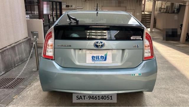 Toyota PRIUS 2012-03 8691306-1