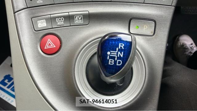 Toyota PRIUS 2012-03 8691306-14