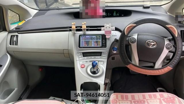 Toyota PRIUS 2012-03 8691306-2