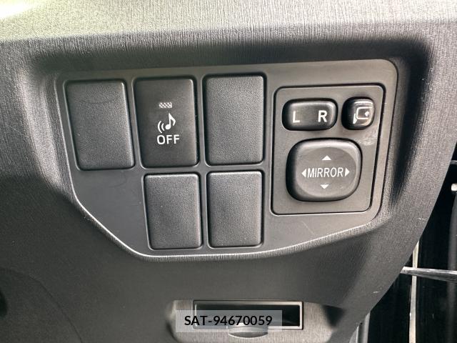 Toyota PRIUS 2013-03 8691479-13