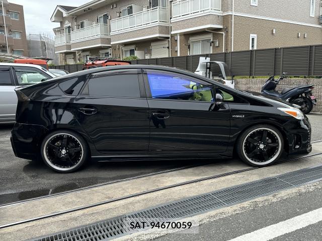 Toyota PRIUS 2013-03 8691479-3