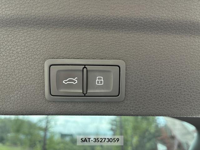 Audi Q3 2023-05 8691102-6