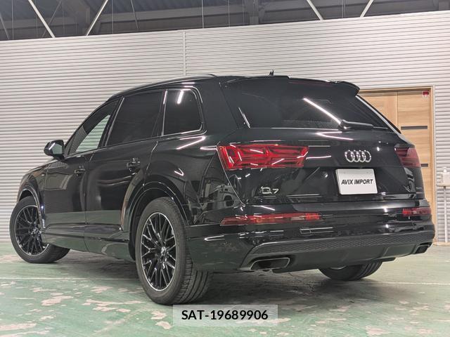 Audi Q7 2019-08 8692006-4