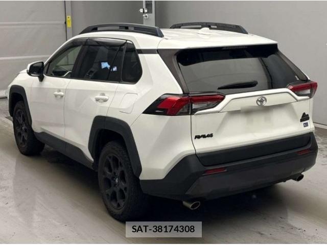 Toyota RAV4 2022-02 8690762-1