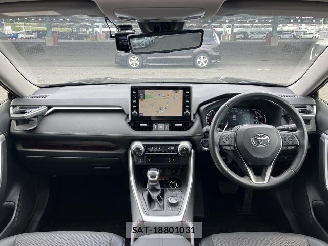 Toyota RAV4 2022-04 8690855-2