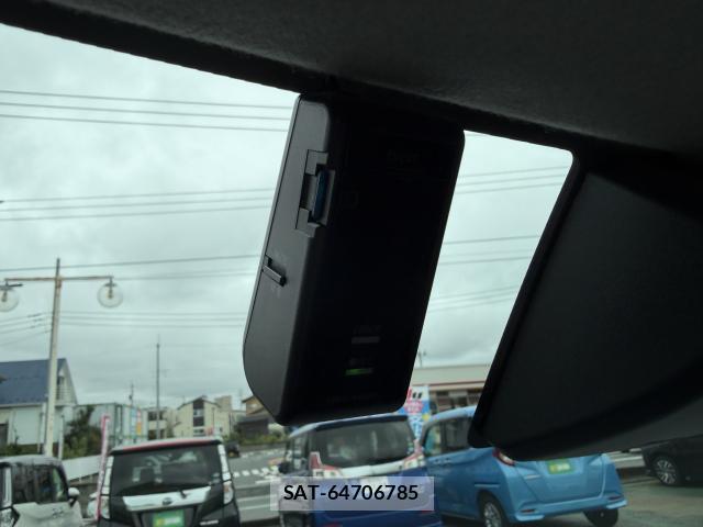 Toyota ROOMY 2017-08 8691123-8