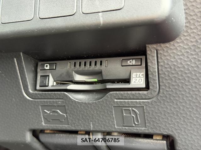 Toyota ROOMY 2017-08 8691123-9