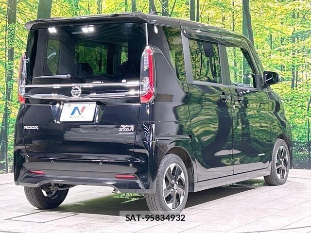 Nissan ROOX 2022-06 8690910-16