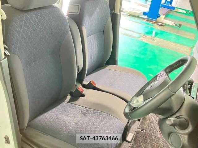 Nissan ROOX 2023-09 8691245-7