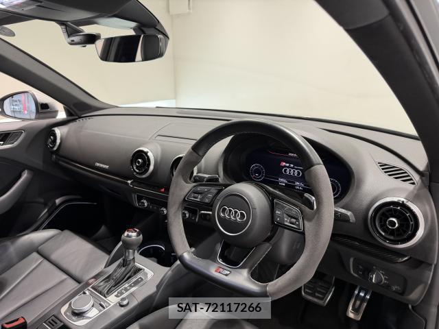Audi RS3 SPORTBACK 2018-05 8690610-3