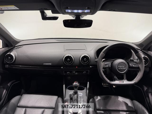 Audi RS3 SPORTBACK 2018-05 8690610-5