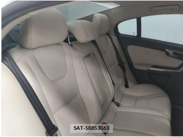 Volvo S60 2017-12 8691898-5