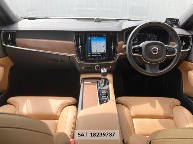 Volvo S90 2017-06 8690339-1