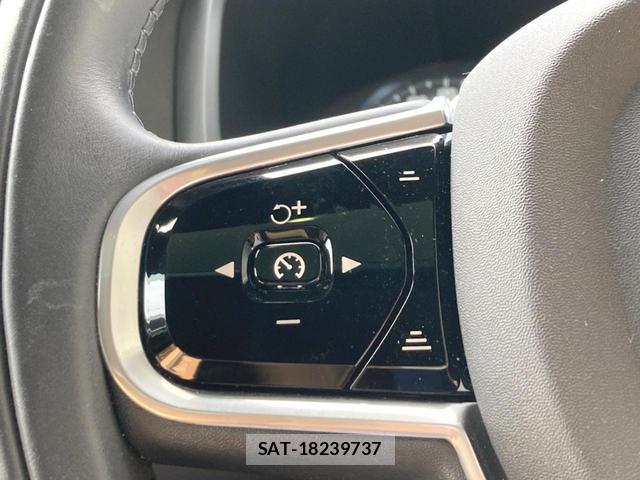 Volvo S90 2017-06 8690339-11